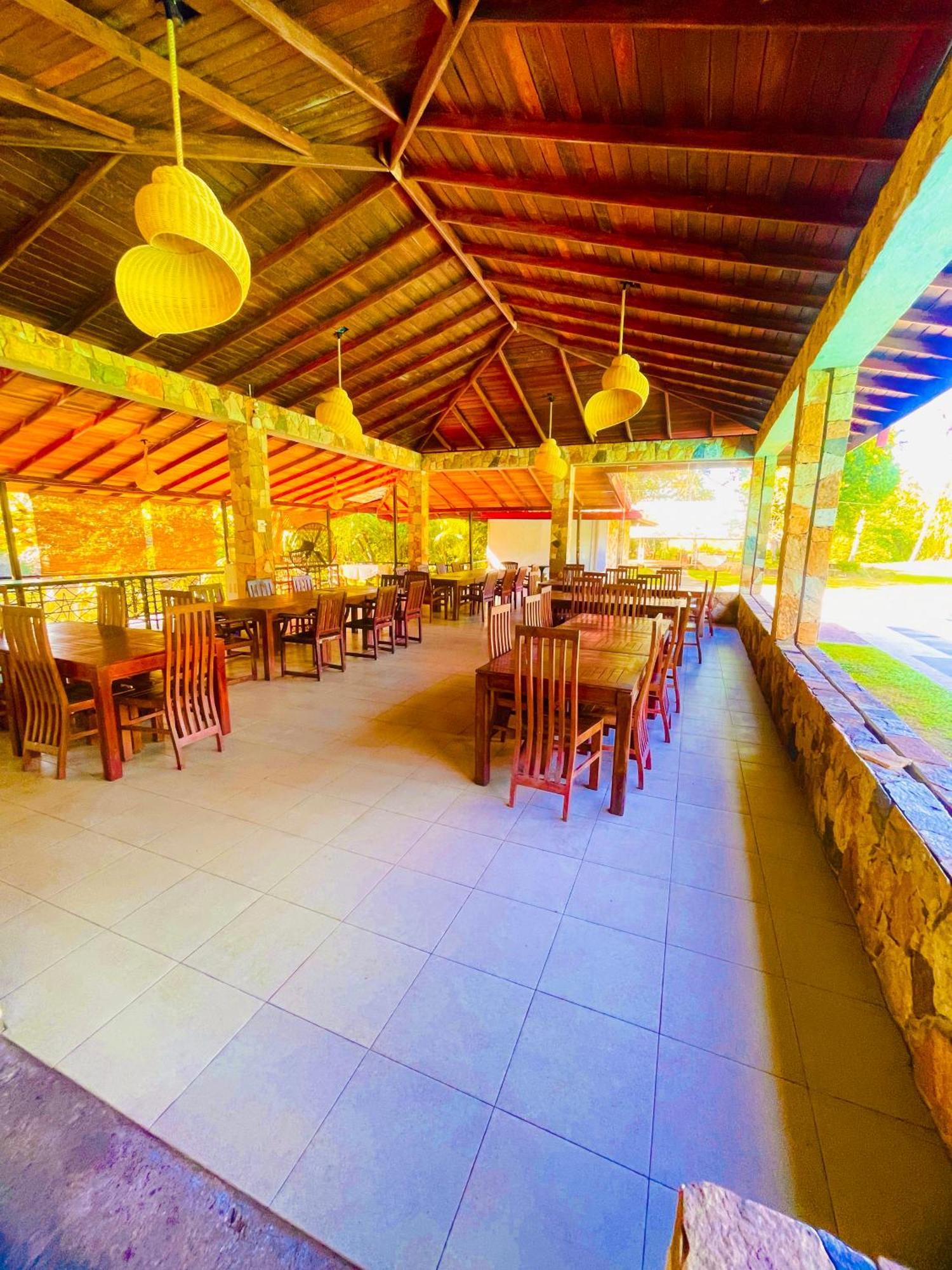 River View Banquet & Resort Wadduwa Exterior foto