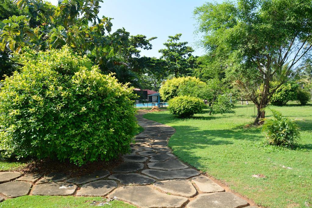 River View Banquet & Resort Wadduwa Exterior foto