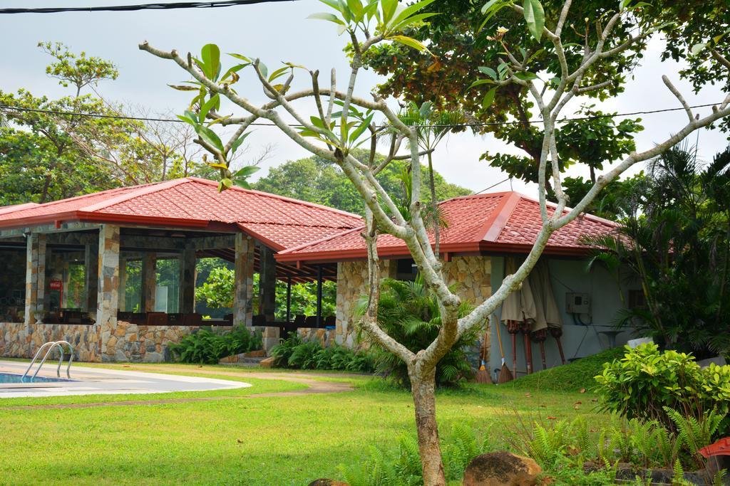 River View Banquet & Resort Wadduwa Exterior foto