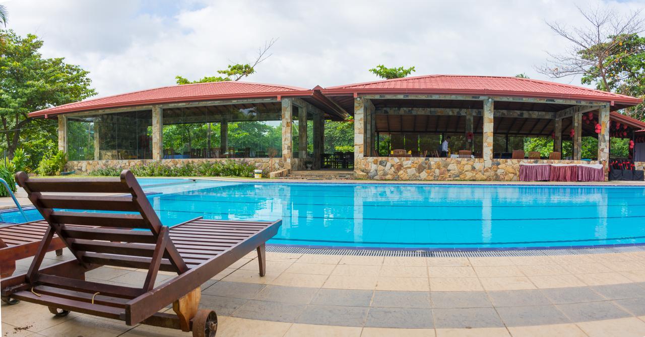River View Banquet & Resort Wadduwa Exterior foto